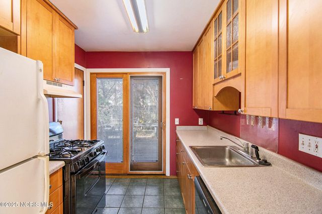 3715 Shelbourne Avenue, Toledo, OH 43613