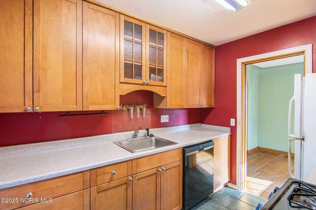 3715 Shelbourne Avenue, Toledo, OH 43613