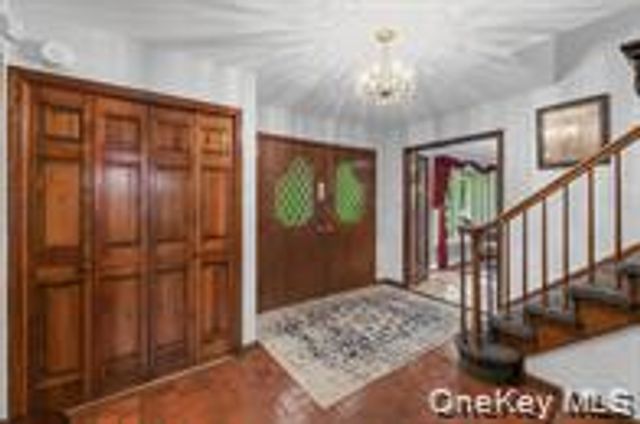 11 Carnelli Court, Poughkeepsie, NY 12603