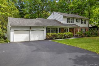 11 Carnelli Court, Poughkeepsie, NY 12603