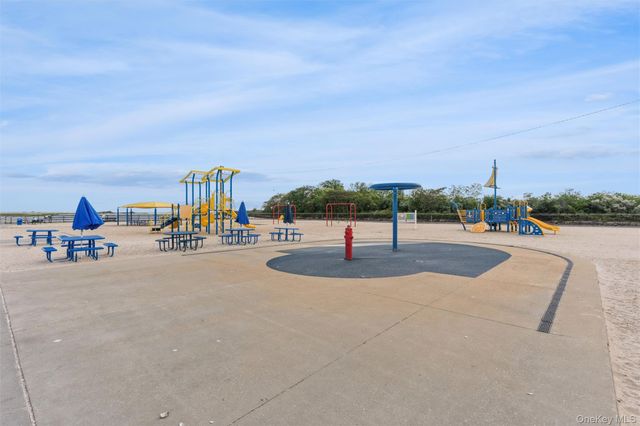 5 Division Avenue, Massapequa, NY 11758