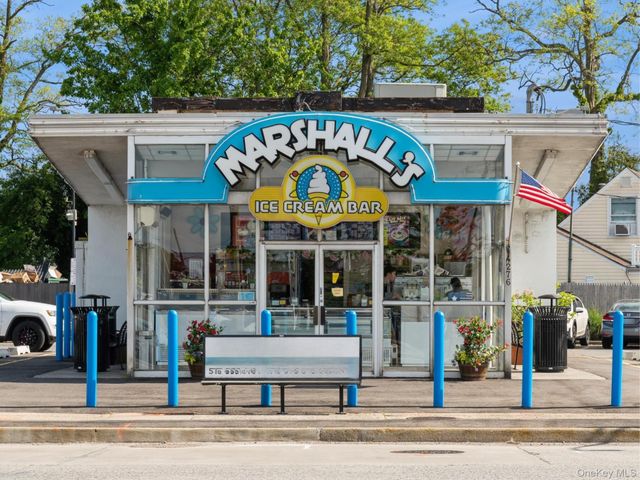 5 Division Avenue, Massapequa, NY 11758