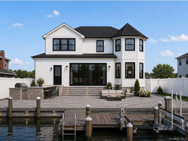 5 Division Avenue, Massapequa, NY 11758