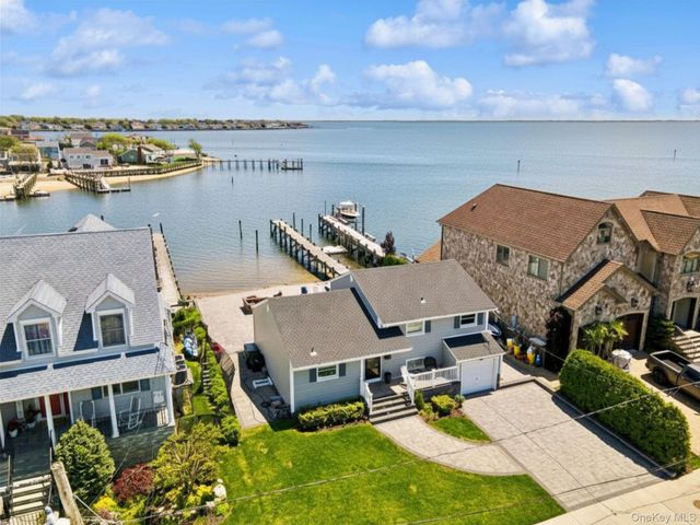 5 Division Avenue, Massapequa, NY 11758