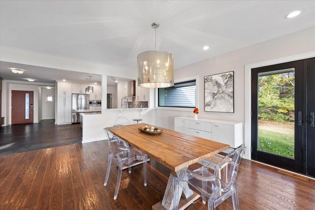 1859 Dynna DRIVE, Grafton, WI 53024