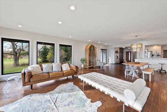 1859 Dynna DRIVE, Grafton, WI 53024