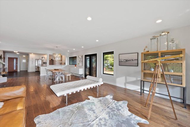 1859 Dynna DRIVE, Grafton, WI 53024