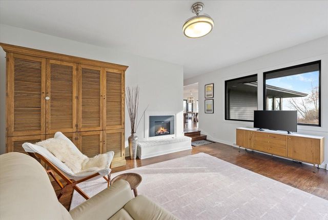 1859 Dynna DRIVE, Grafton, WI 53024