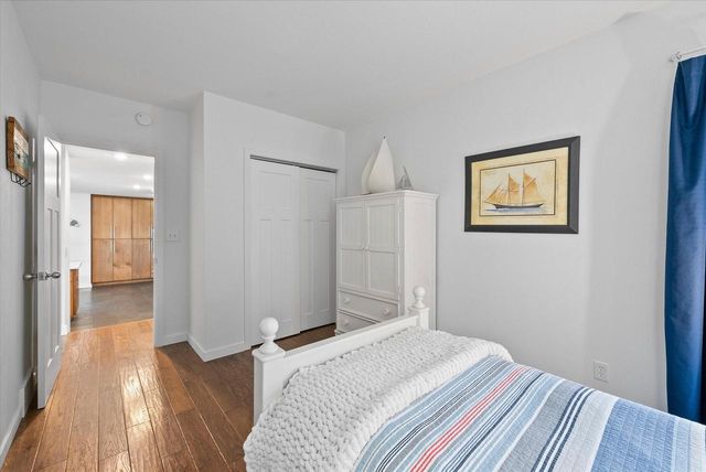 1859 Dynna DRIVE, Grafton, WI 53024