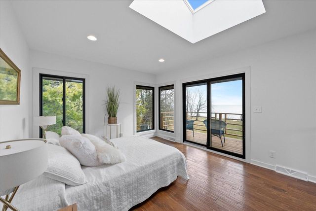 1859 Dynna DRIVE, Grafton, WI 53024