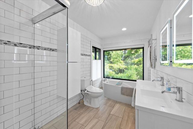 1859 Dynna DRIVE, Grafton, WI 53024