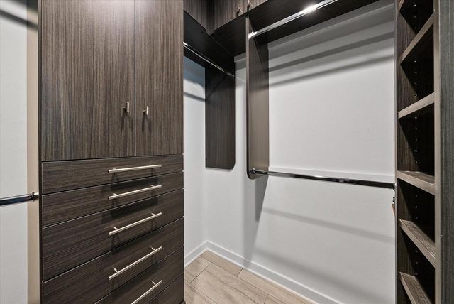 1859 Dynna DRIVE, Grafton, WI 53024