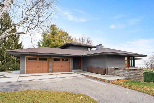 1859 Dynna DRIVE, Grafton, WI 53024