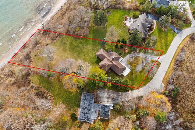 1859 Dynna DRIVE, Grafton, WI 53024