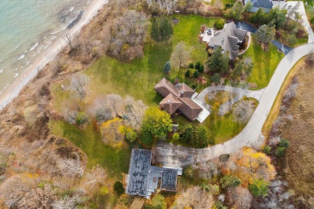 1859 Dynna DRIVE, Grafton, WI 53024