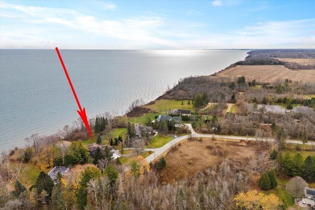 1859 Dynna DRIVE, Grafton, WI 53024