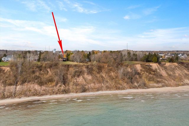 1859 Dynna DRIVE, Grafton, WI 53024