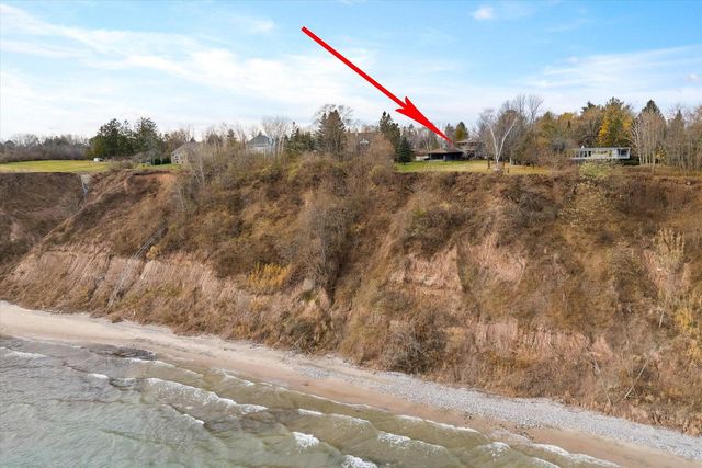 1859 Dynna DRIVE, Grafton, WI 53024