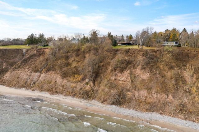 1859 Dynna DRIVE, Grafton, WI 53024