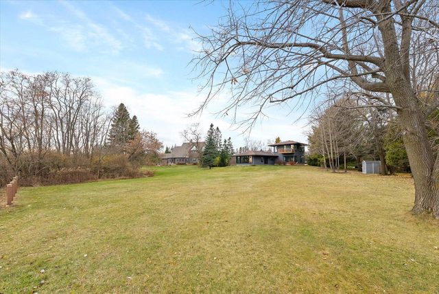 1859 Dynna DRIVE, Grafton, WI 53024