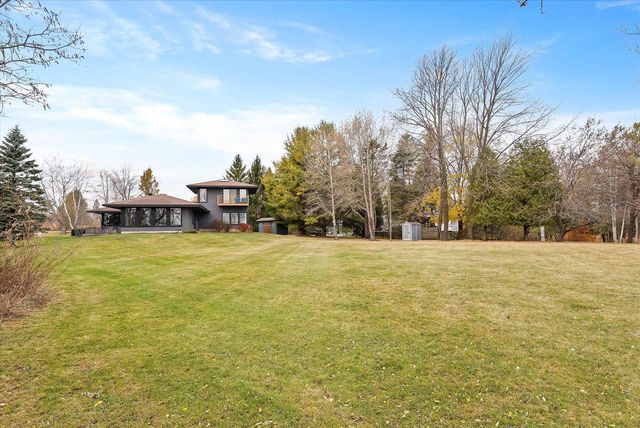 1859 Dynna DRIVE, Grafton, WI 53024