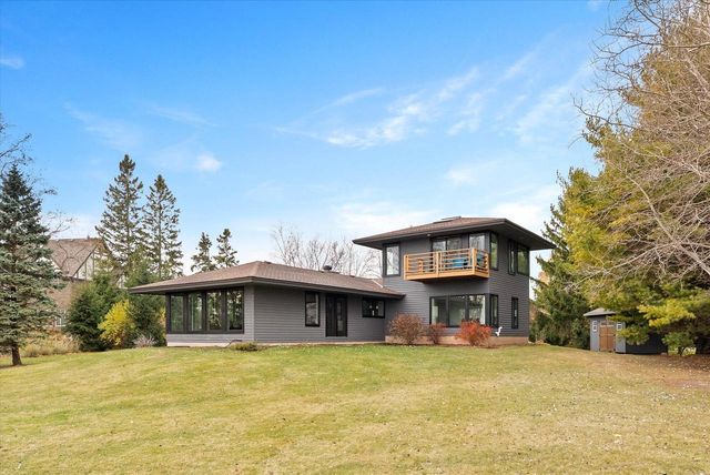 1859 Dynna DRIVE, Grafton, WI 53024