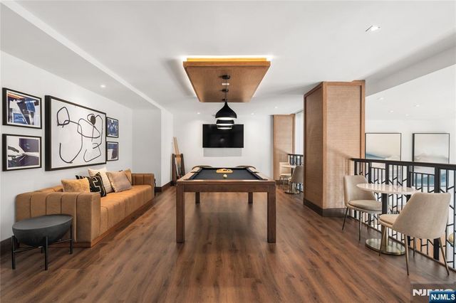 143 Old River Road 601, Edgewater, NJ 07020