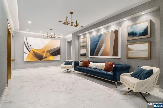 143 Old River Road 601, Edgewater, NJ 07020