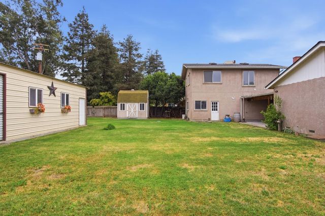 7888 Cedar Ln, Hilmar, CA 95324