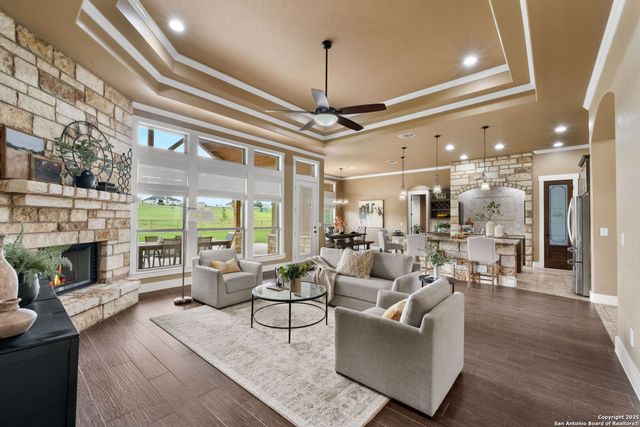 245 Triple R, La Vernia, TX 78121