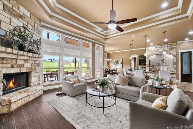 245 Triple R, La Vernia, TX 78121