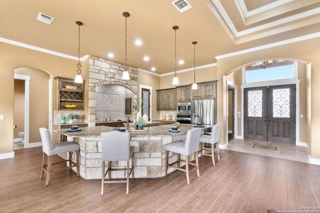 245 Triple R, La Vernia, TX 78121
