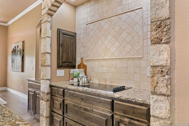 245 Triple R, La Vernia, TX 78121