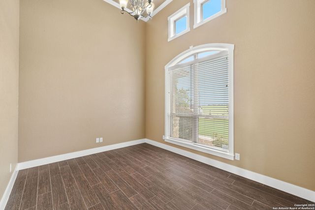 245 Triple R, La Vernia, TX 78121