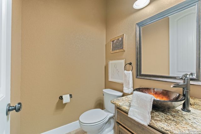 245 Triple R, La Vernia, TX 78121