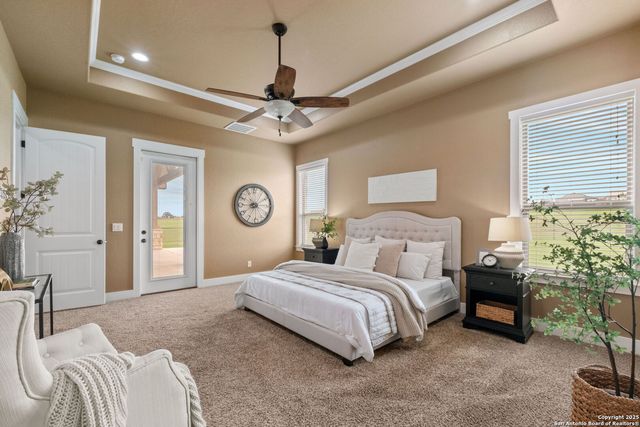 245 Triple R, La Vernia, TX 78121