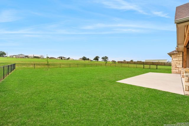 245 Triple R, La Vernia, TX 78121