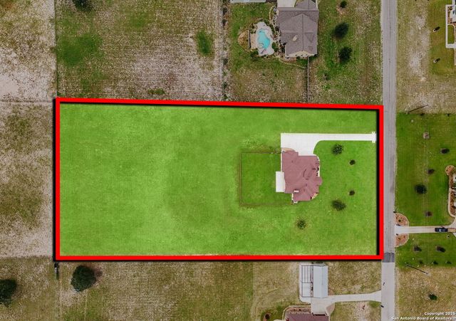 245 Triple R, La Vernia, TX 78121