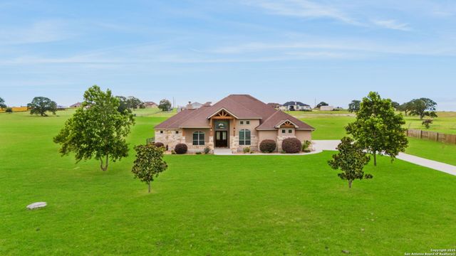 245 Triple R, La Vernia, TX 78121
