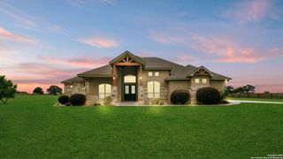 245 Triple R, La Vernia, TX 78121