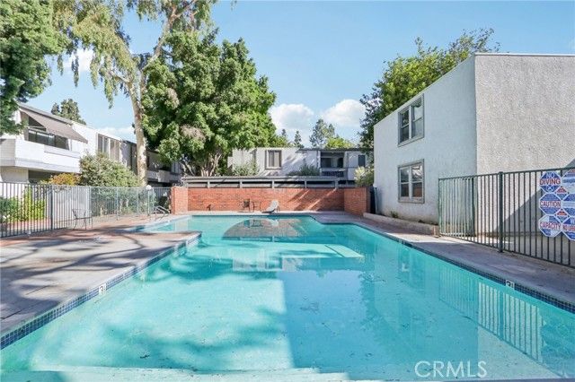 18620 Hatteras Street 247, Tarzana (los Angeles), CA 91356