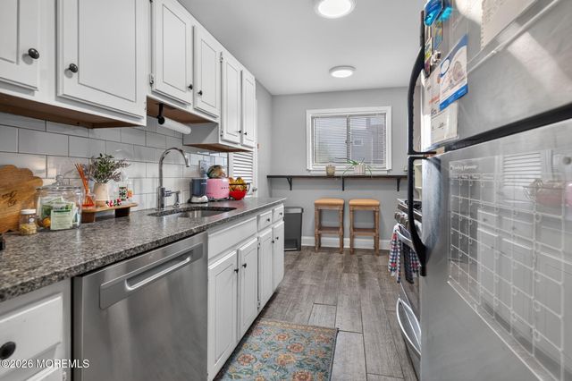 26 Elizabeth Court, Tinton Falls, NJ 07724