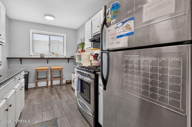 26 Elizabeth Court, Tinton Falls, NJ 07724