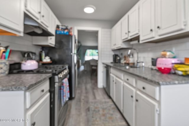 26 Elizabeth Court, Tinton Falls, NJ 07724