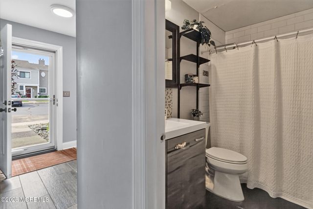 26 Elizabeth Court, Tinton Falls, NJ 07724