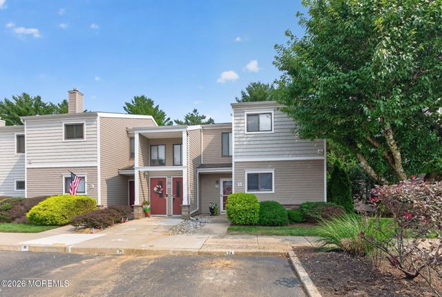 26 Elizabeth Court, Tinton Falls, NJ 07724
