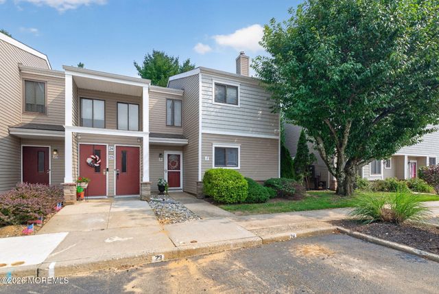 26 Elizabeth Court, Tinton Falls, NJ 07724