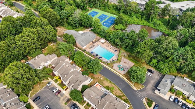 26 Elizabeth Court, Tinton Falls, NJ 07724
