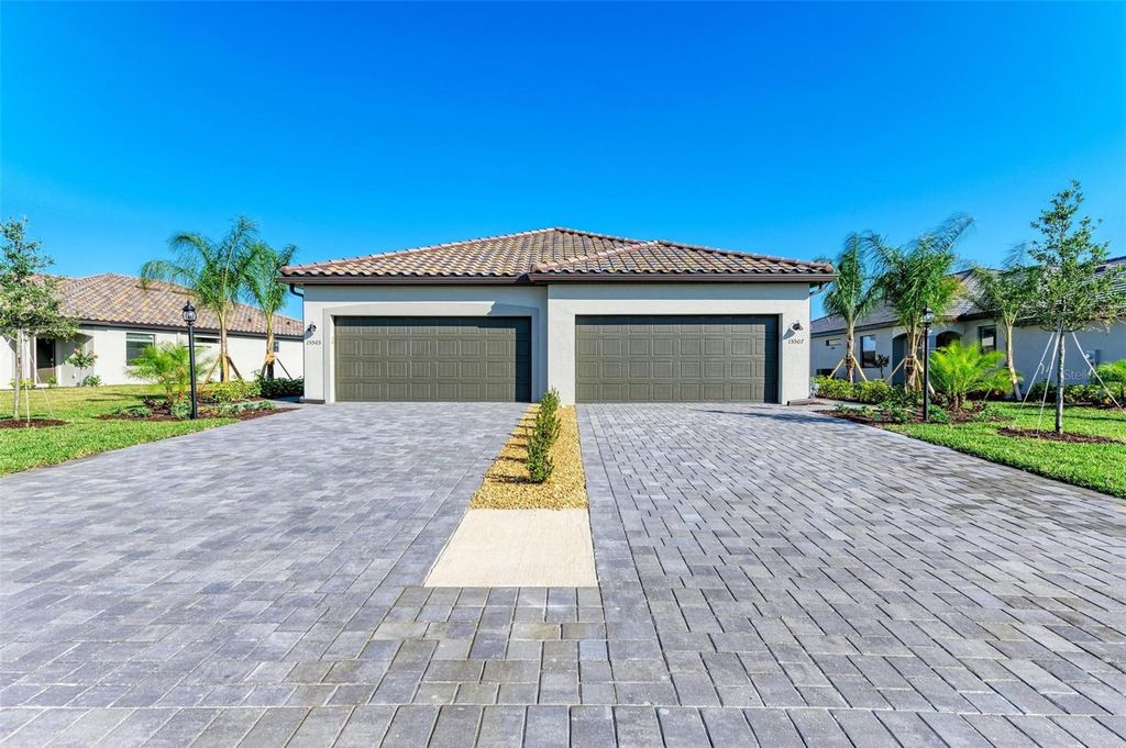 15507 SUNNY DAY DR, Bradenton, FL 34211