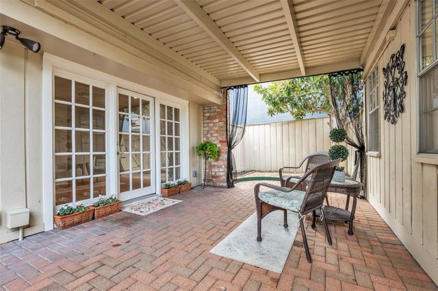 6469 Olympia Drive, Houston, TX 77057